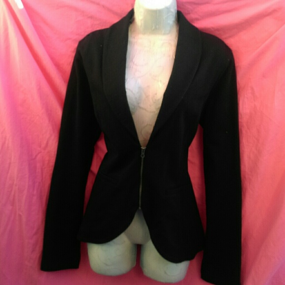 Blazer. - Picture 2 of 8